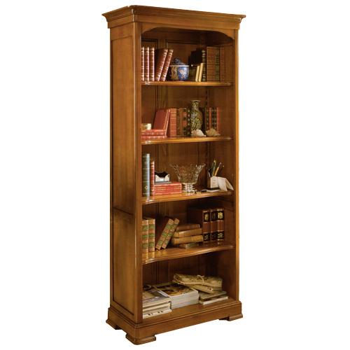 Libreria a giorno con schienale in legno e quattro ripiani in legno sagomati regolabili
